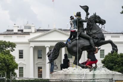 vint_bonner's tweet photo. @Meatloafsndwch @MarkDice You forgot about these peaceful protesters the last 12 months. https://t.co/mpZJTdv152