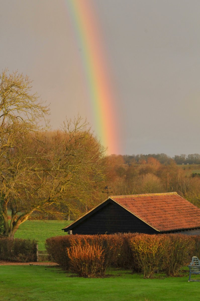 countrymousie's tweet photo. Managed one good shot the other day when the rainbow landed in my garden #endof #RainbowsEnd #somewhereover #Suffolk https://t.co/7RFT3zGqJQ