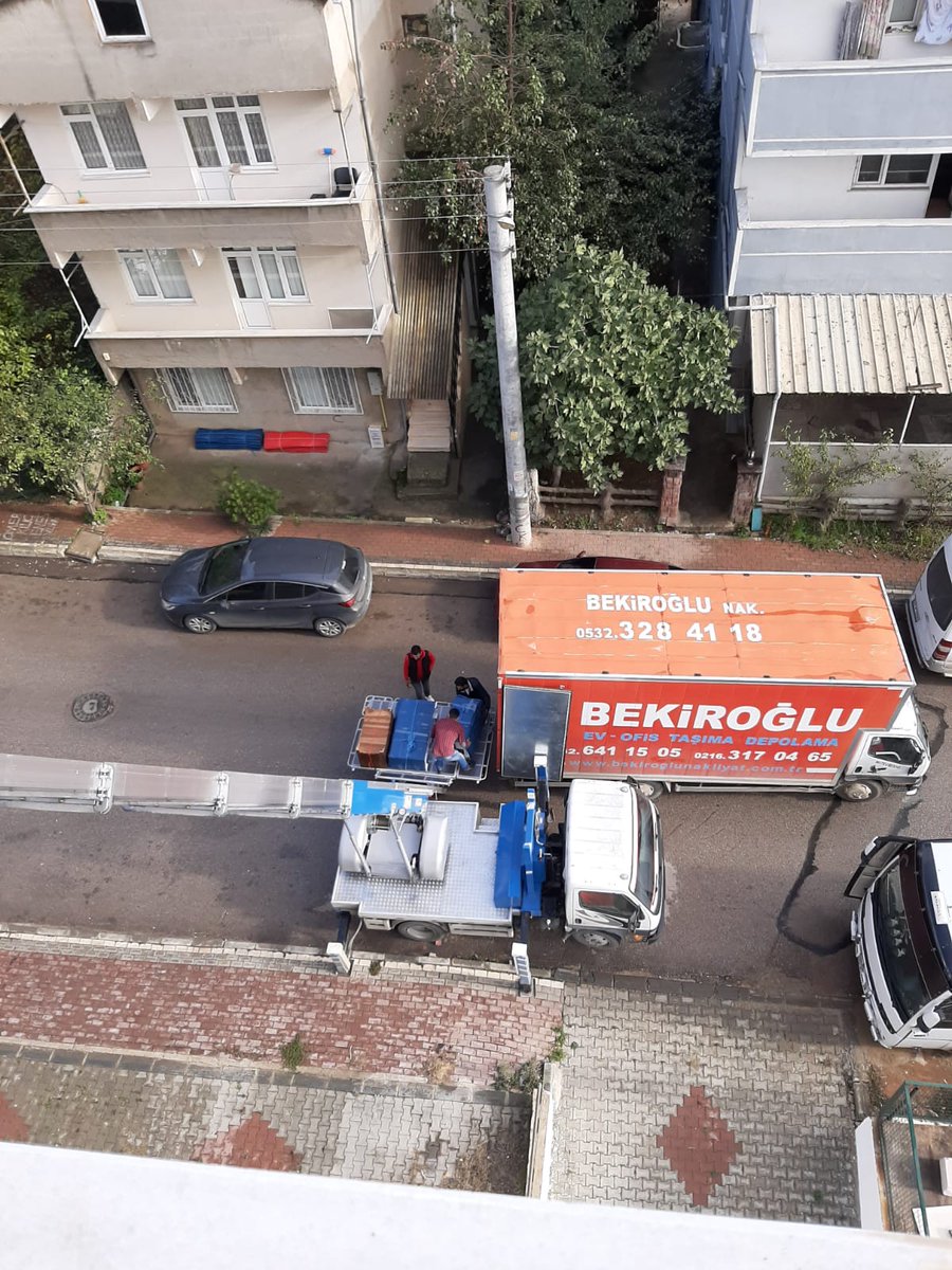 bekiroglunakliyat.com.tr 
0532 328 4118
0216 317 0465