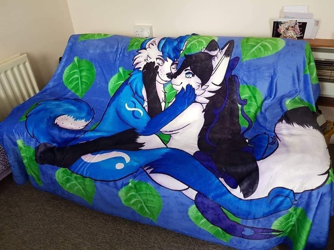 HanamiKitsu's tweet photo. A finished blanket commission for @Foxyvix1  , this was done earlier in the year 

#furry #furryart #furryartwork #furryfandom #furryartist #furrydrawing #furryfriends #furrycommunity #fursuiters #digitalart #animeart #animeartist #furryblanket #commissionsopen #artwork https://t.co/OYcDdrFc5H