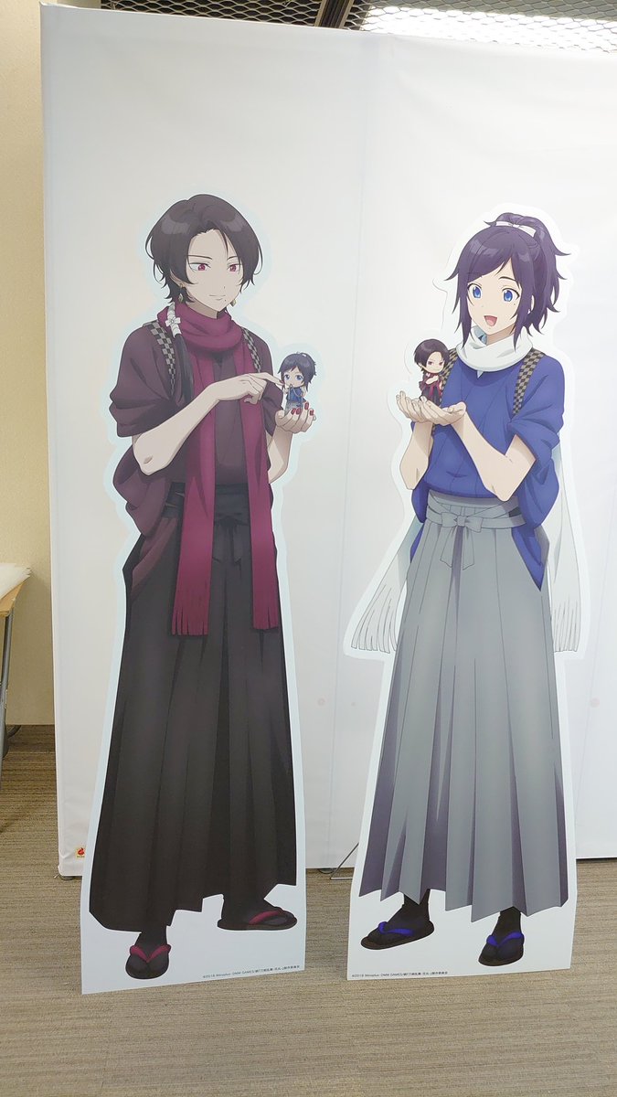rila_asami's tweet photo. お友達とOR5周年の展示会へ。1/8スケールの子達を初めてみたけどリアルだった。
そして写真の三日月さんはでかかった！
出逢えないと思ってた日向くんが居たので他の予約してる子達を差し置いてお迎えしました(笑
私はこの沼にはまるのか、、、？！
#OR5周年展行ってきました
#MyFirstNendoroid https://t.co/Nfh3YecJkW