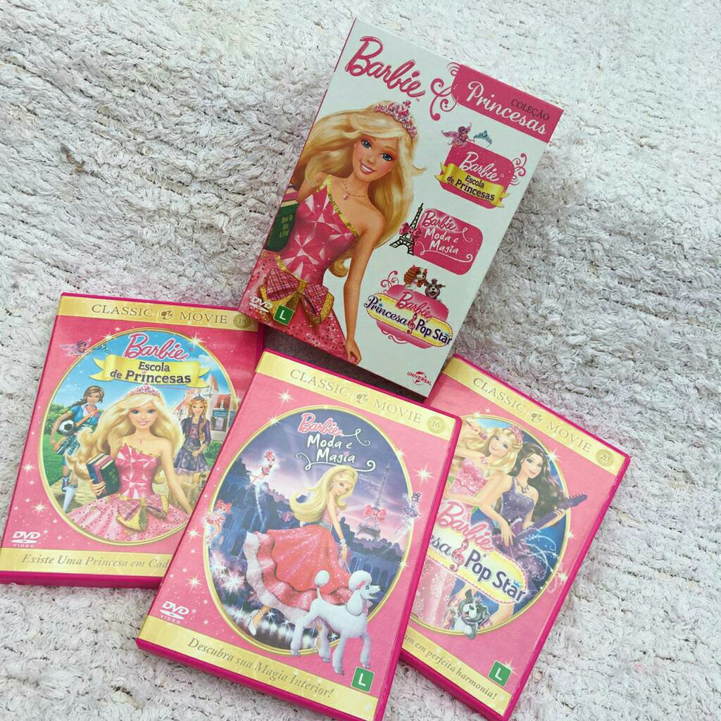 itskelmer's tweet photo. Pensa num presente que eu ameeei 😍❤️😍❤️
#barbie #dvd #boxcollection #modaemagia #escoladeprincesas #aprincesaeapopstar #barbiegirl #classicmovie https://t.co/5RsBhpJdfX