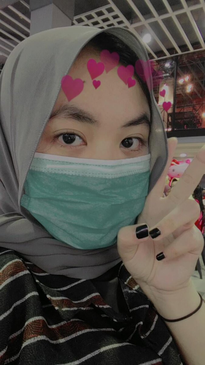lia tweet media