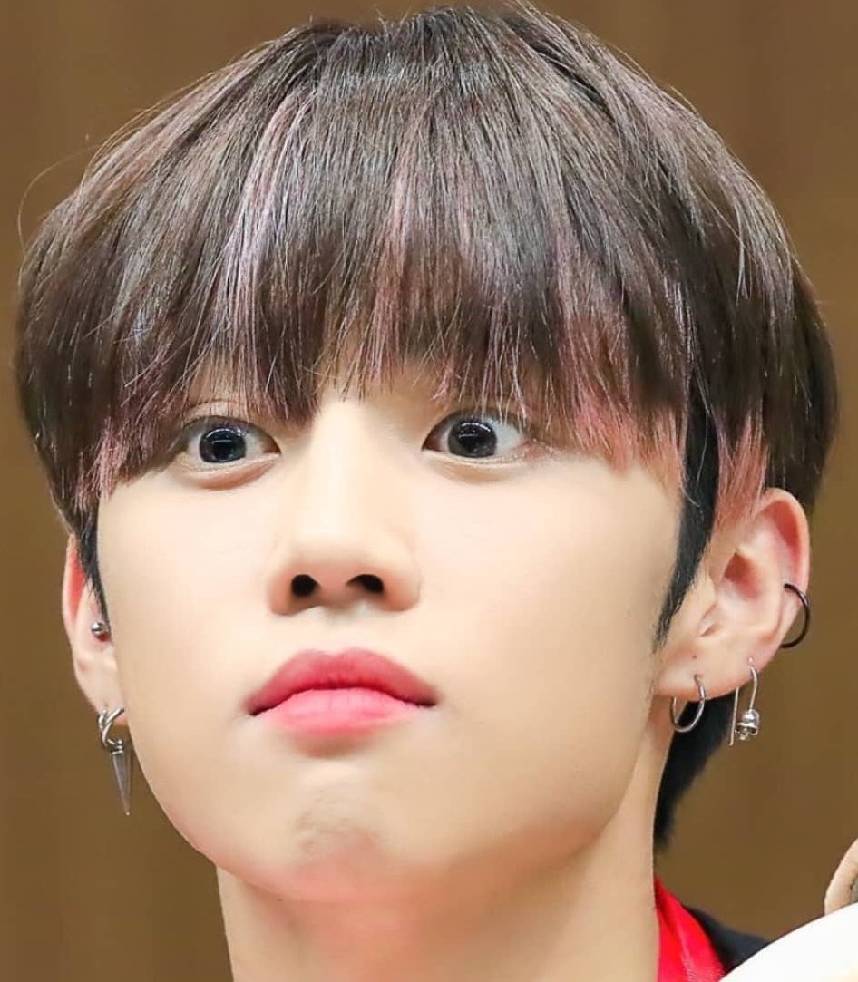 Anonymous7910's tweet photo. A thread photo's meme ✨The Boyz✨✌ https://t.co/oCQBK5fxt7