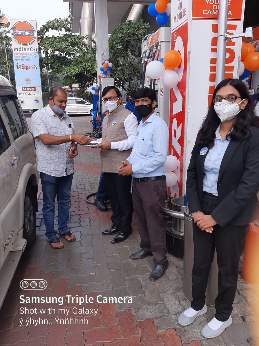 #IndianOilCustomersDay celebration at COCO BKC, in the presence of Shri Amitabh Akhauri,  <a href="/ED_MSO/">Executive Dir & State Head, MSO</a>,  Shri <a href="/VigyanKumar/">Vigyan Kumar</a> , ED, Retail Sales and Shri Subimal Mondal, ED, Lubes HO. Our esteemed customers were welcomed with Dhol Tasha!!  #COCOBKC <a href="/IOC_Maharashtra/">IndianOil Maharashtra</a> <a href="/IOCLMumbaiDO/">IOCL-Mumbai DO</a>