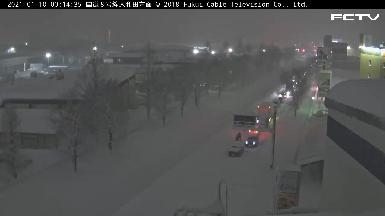ライブカメラdb 福井県福井市新保北の国道8号大和田方面ですが 先頭車両が大雪の影響でスタックしてしまったようです Fctv国道8号福井バイパス大和田方面ライブカメラ 福井県福井市新保北 T Co Qbfrp48cwo 国道8号 福井バイパス 福井大雪