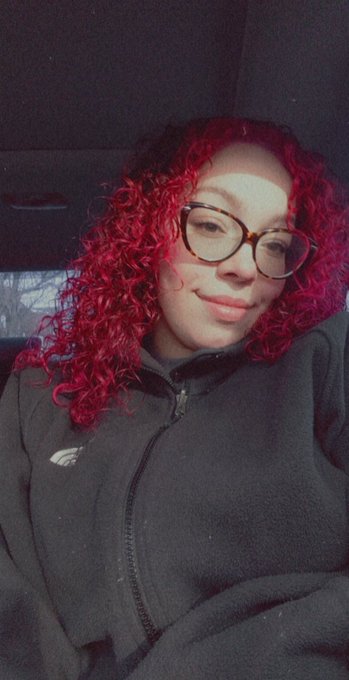 Good morning and  happy Saturday! Get out and soak up some sunshine ☺️ I had a headache and fell asleep