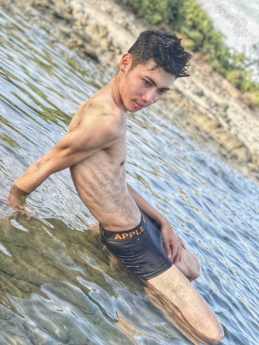 Khun36403663's tweet photo. ကမ်းခြေရောက်ရင် Sexy ဆန်ဆန်လေးရိုက်လိုက်ရမှာ....

#Ngapali Pearl Island https://t.co/DEAei9Jn9D