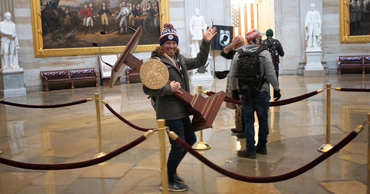 FriendEden100's tweet photo. Stay-at-home dad is arrested for stealing Nancy Pelosi's lectern 
Adam Johnson, 36, was arrested by federal marshalls in Florida on Friday, &amp; is currently being held at the Pinellas County Jail. He’s not smiling now! https://t.co/Vjvmhl7mk7