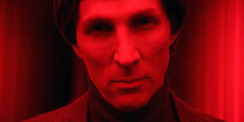 green and red sit on opposite sides of the color wheel, making them complimentary. red is a color that humans associate with danger or violence, which naturally makes people unnerved.(still : beyond the rainbow)