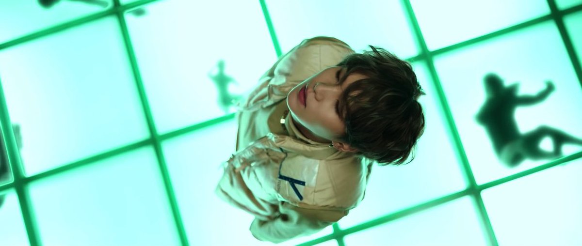 (there are also other different angles that add to this skewed perspective on reality : such as a bird’s eye view and shot from below)