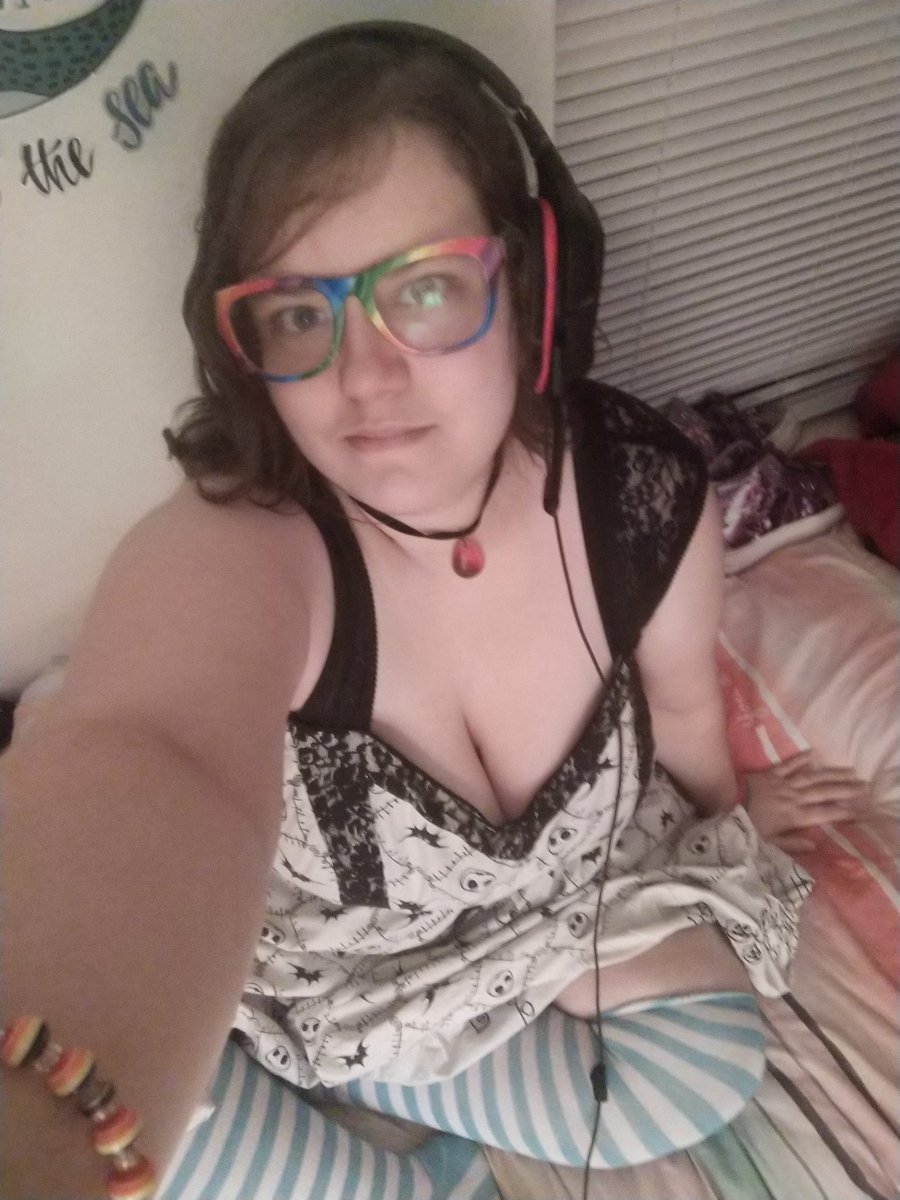 transfemboykai's tweet photo. How I look on a typical date night, right before I leave (the headphones are because I'm always on my PC lol). https://t.co/wiEA27rfq9