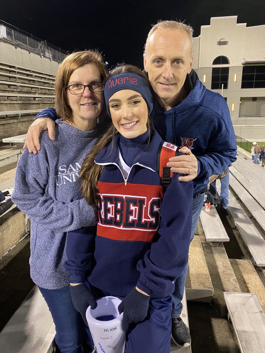 DrKBlackwell's tweet photo. Happy 18th birthday to my youngest daughter @avesbwell! A bright light in a dark world. https://t.co/W7sVKbglVs
