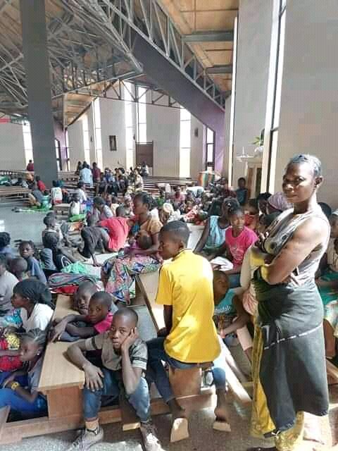 Quelle tristesse ! Une fois de plus les centrafricains en détresse dans les camps des déplacés.
Qu'avons nous fait pour mériter cela ?
Prière agir cher autorités pour stopper cela.