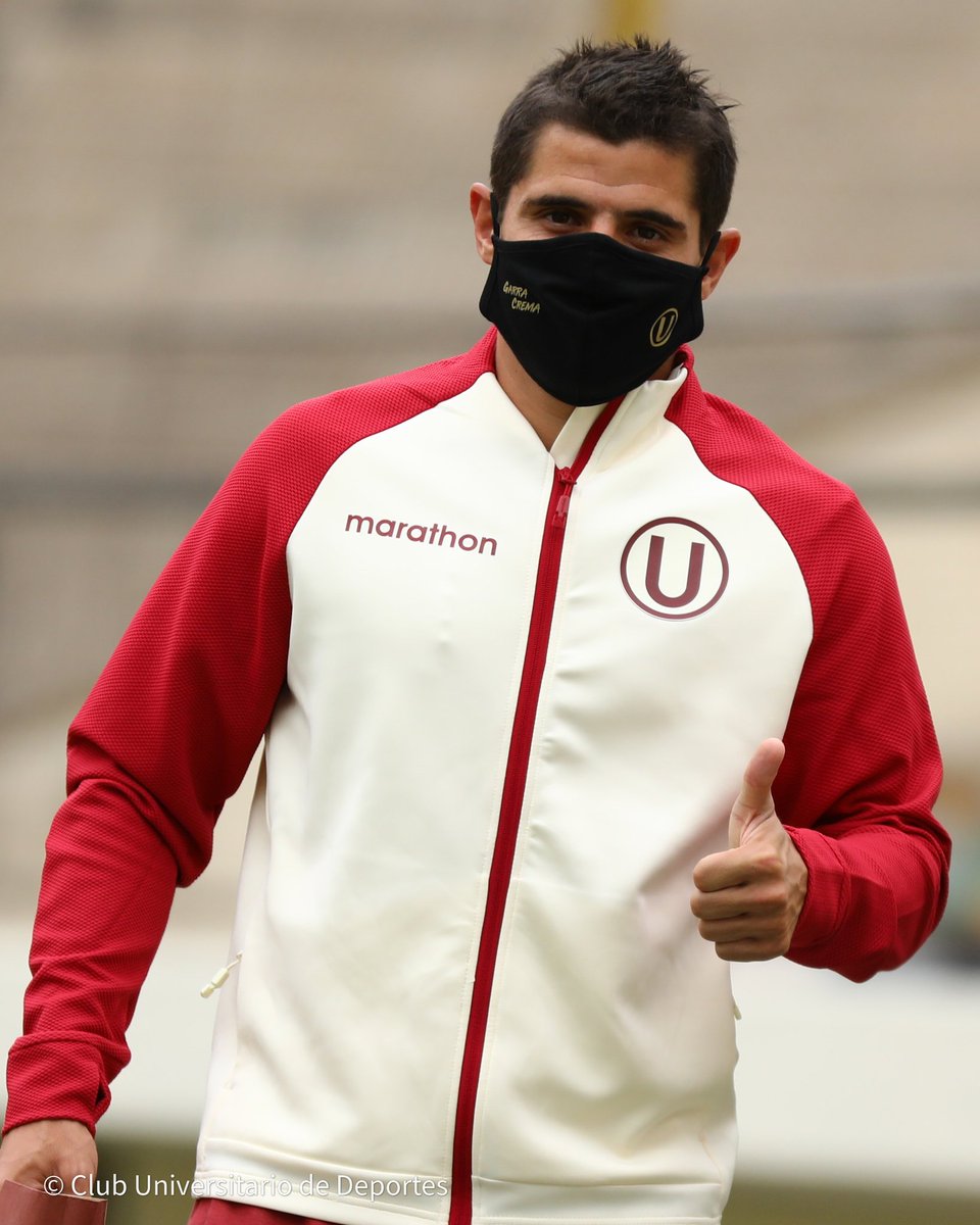 Universitario's tweet photo. 📸 Los jugadores del primer equipo van llegando al Estadio @MonumentalU_ para pasar las respectivas pruebas moleculares para el descarte del COVID–19 y los exámenes médicos correspondientes como parte del protocolo de la FPF para el inicio de la pretemporada 2021. 🔬🩺💉 https://t.co/7ZgWD4P4Q0