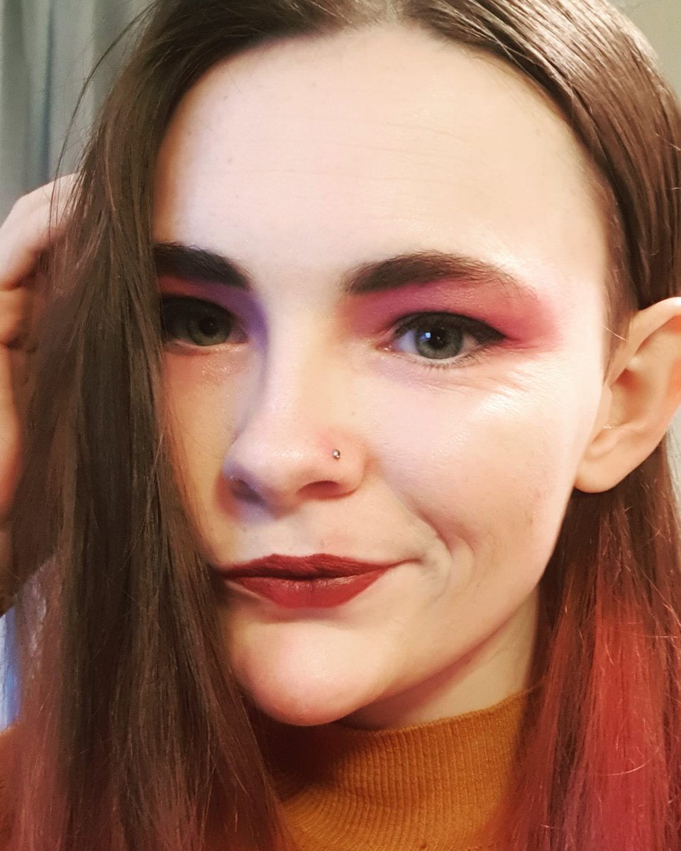 Streaming #hollowknight in 25 mins folks! Am I ready? No.... will I die a lot? Yes. Will we all have fun watching me die a lot? FUCK YEAH! 
m.twitch.tv/elf_ears/profi…
#twitch #twitchgamer #twitchaffiliate #twitchgirl #twitchstreamer #SmallStreamersConnect #girlgamer #twitchgirl