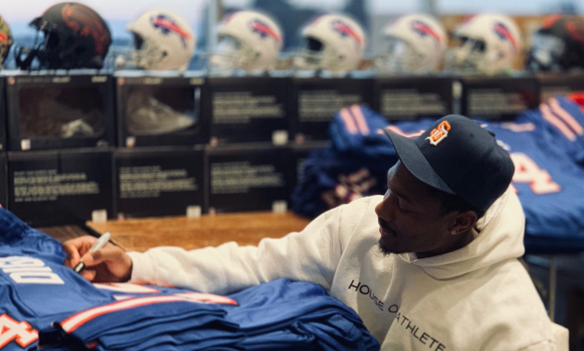 26shirts's tweet photo. It’s a big weekend! Let’s do ANOTHER giveaway for a signed Stephon Diggs jersey, courtesy of @TSEBuffalo!

Just RT and follow @TSEBuffalo (and us!) for a chance to win.  

One random winner gets selected Monday. #BillsMafia https://t.co/AXmWjlENmY