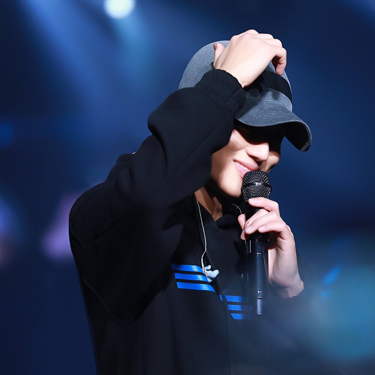 wooyoarchives's tweet photo. hi this is a new hourly account dedicated to ateez's wooyoung. please follow and rt to support ♡ https://t.co/JgDRyhidui