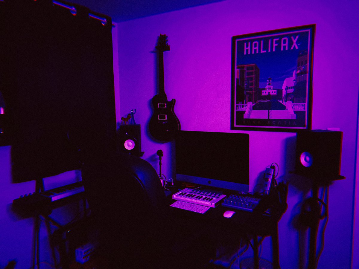 sentnerrecords's tweet photo. 🚨2021 OPEN FOR BUSINESS🚨

Book studio time now! #studio #recording #lowbudget #qualitysound 

Contact:
srbooking@outlook.com
262.412.1452 https://t.co/BsypukJVHw