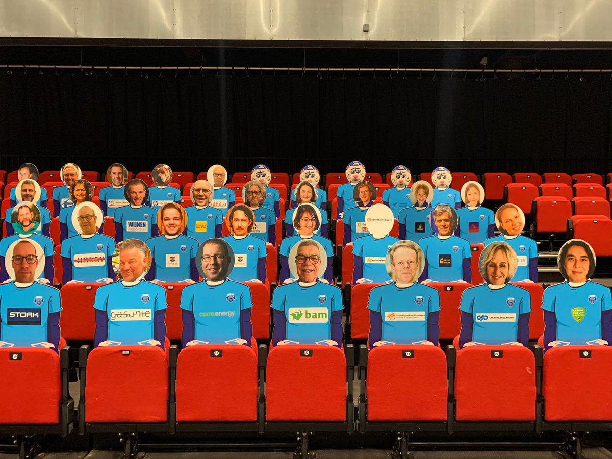 Donar_Official's tweet photo. Een deel van de supporters zit er al helemaal klaar voor! De Pop-up fans. Zondag te zien in MartiniPlaza! Met dank aan Multicopy Assen 👊 https://t.co/EJOtJfy6M6