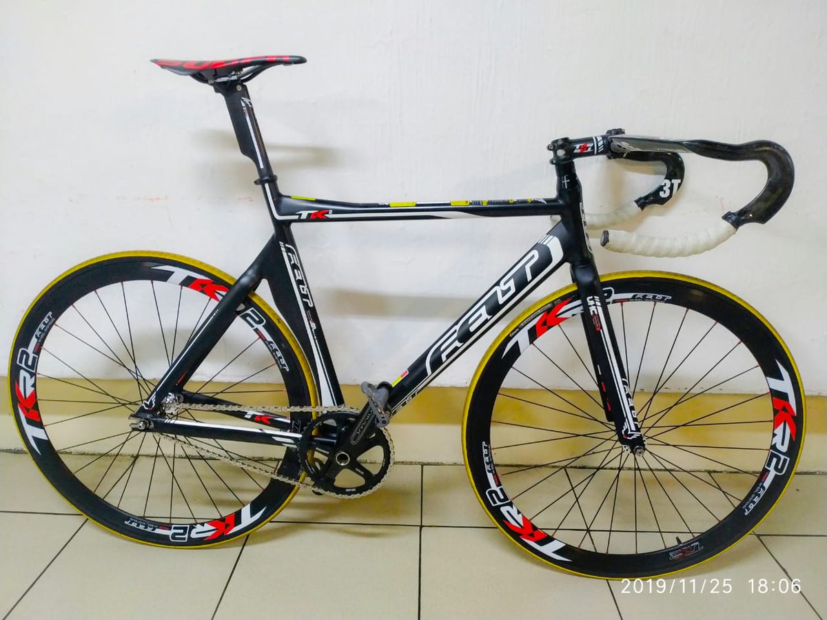 GNocturnaMX's tweet photo. #ServicioSocial Bicicleta marca Felt de carreras, fue robada durante la madrugada. Informes al teléfono 33 3667 2938 https://t.co/urXWzVPbue