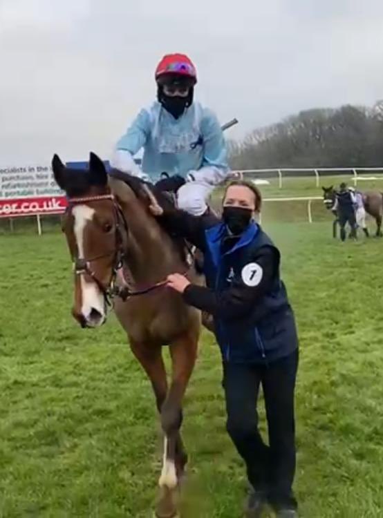 It’s always good to see race sponsors owning winners! Well done to @Foxtrot_Racing who sponsor our fixture on Monday and enjoyed a lovely winner today @Chepstow_Racing with Witness Protection for @martinkeighley7