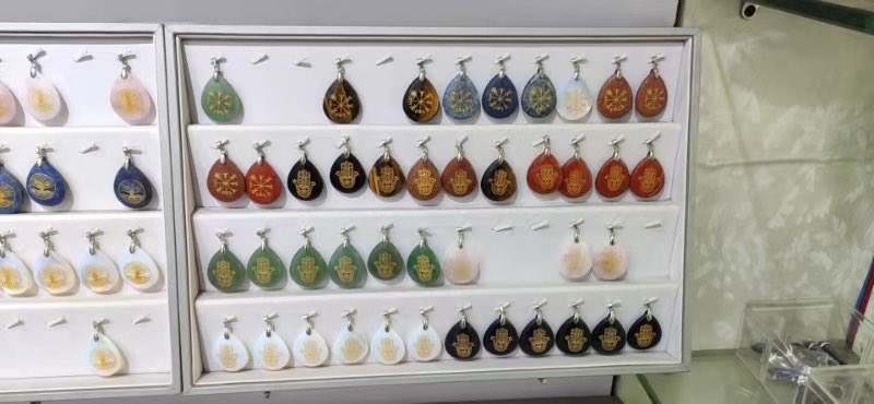 DearBeadsCo's tweet photo. Carved stone pendant 📿
.
#dearbeads #diynecklace #diynecklaces #stone #stonependants #pendant #pendants #necklace #pendantsforsale #stonependant #stonenecklaces #jewelryshop #jewelrysupplies #jewelrysupply #jewelrysupplier #yogajewelry #yogamala #malabeads https://t.co/Xe8uxEmCXl