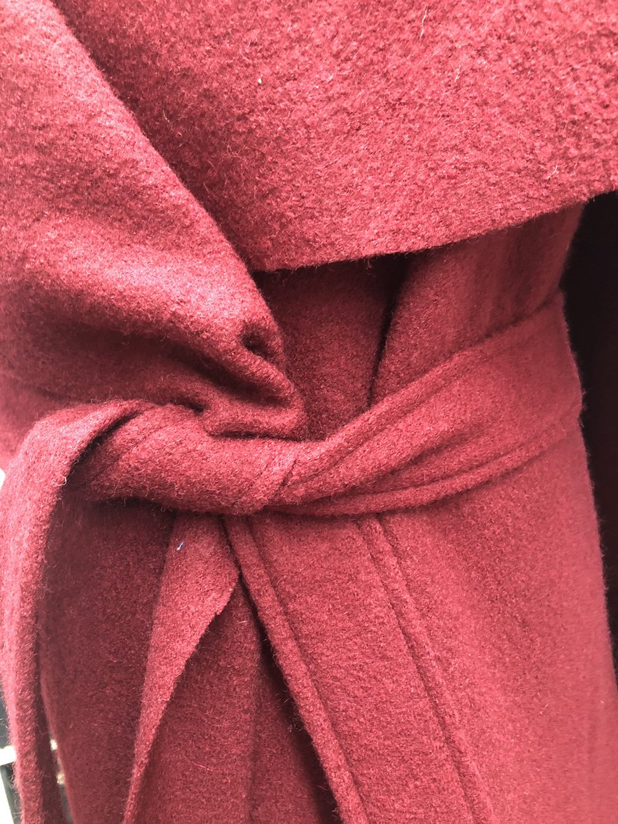 sewmarkfrancis's tweet photo. I finally finished the wrap coat I was making on @SewingStreetTV recently, here in the camel boiled wool this time and lovely and warm too. Do you think it suits me?   

#wrapcoat #boiledwool #camel #lovelyandwarm #doesthissuitme #gbsb #sewingbee #sewing #sew  #sewingproject https://t.co/OYIpoODpN4