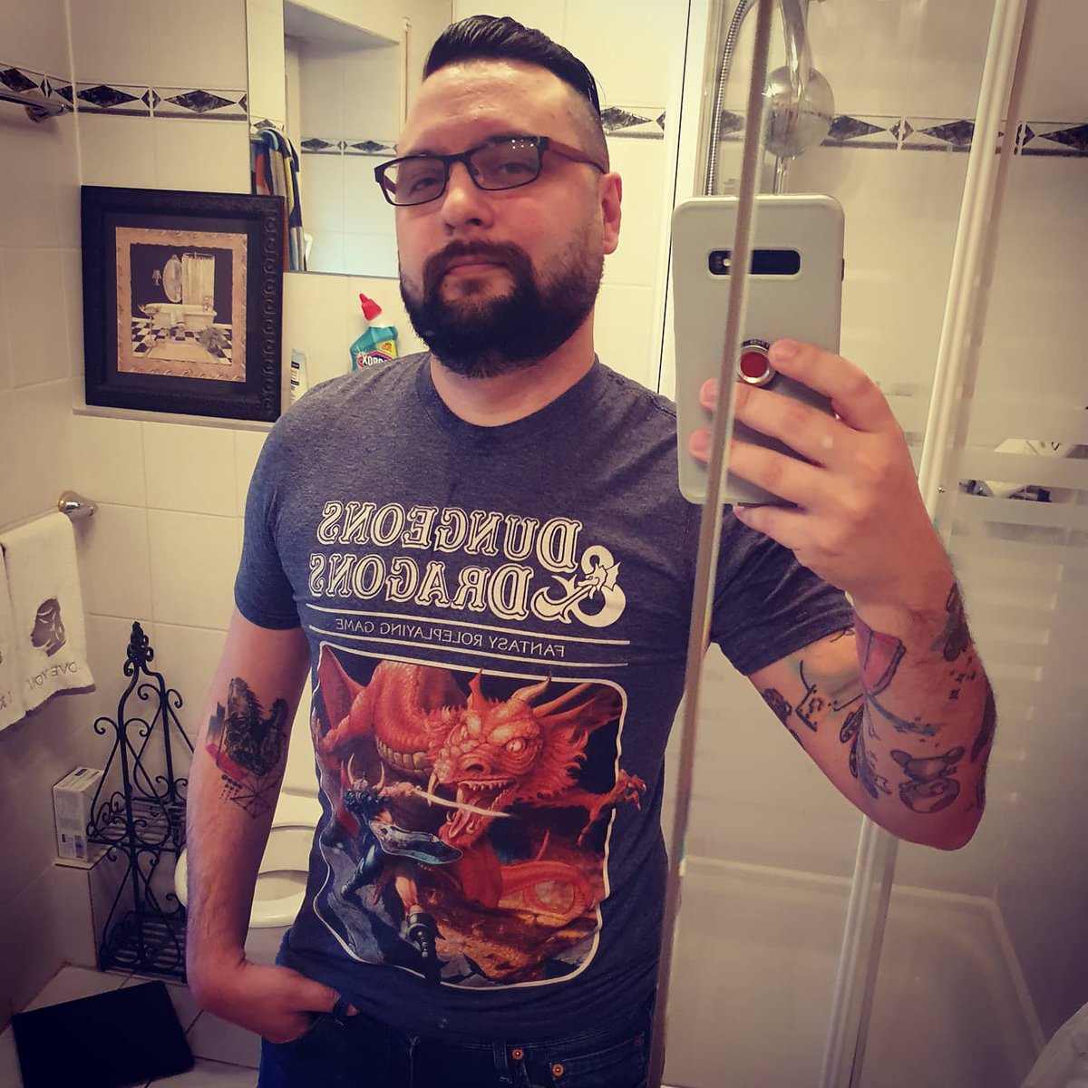 Nat1Fun's tweet photo. Lowered the ears and trimmed the beard! See you all in a couple hours!

#dnd #twitch #livestream #nat1fun #dice #dicegoblin #icewinddale #homebrew #youtuber #dndcharacter #classy #beard #nerd #dungeonsanddragons #nat20 #community #meme #bmblebee #fun #ttrpg #gaming #dndmemes https://t.co/KtXoTAWyLy