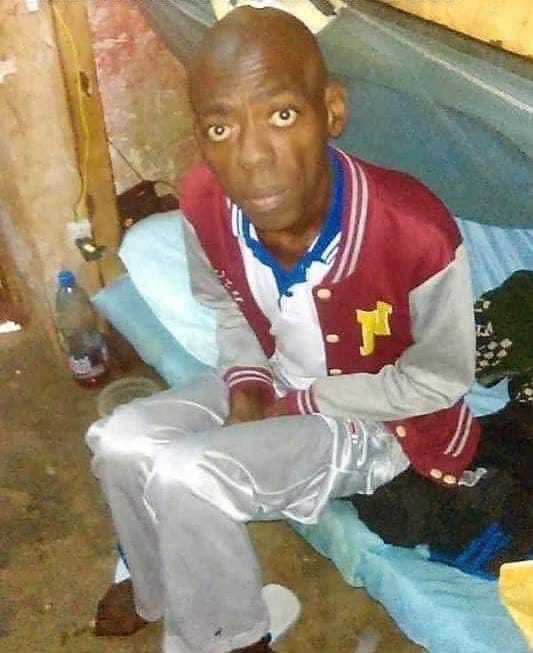B_A_S_FRANCE's tweet photo. 🔴#THOMAS_AWAH est un journaliste camerounais ancien correspondant d’EquinoxTV , originaire de la région du #Nord_Ouest Cameroun . En prison depuis 4 ans de prison centrale de #Kondengui par le tribunal militaire @afpfr @RSF_inter @CourPenaleInt @PRC_Cellcom @CameroonPm237 @RFI https://t.co/dnaRXTcHXQ
