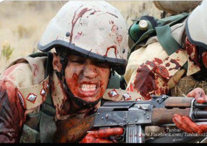 ArifRetd's tweet photo. یہ جو وردی ھے دشمن کے لیے سر دردی ھے۔
 قوم کی ڈھال ھے۔ 
جو گولی ہمارے بچوں کی طرف آنی ہوتی ھے اپنے سینے پر روکتی ھے۔ جو ناپاک پاوں وطن کی سرحد کی طرف بڑھتے ہیں اس کے سامنے سیسہ پلائی ہوئی دیوار بن جاتی بے ۔ یہ جو وردی ھے یہی دشمن کی سر دردی ھے۔ https://t.co/QGb9UgAMFj
