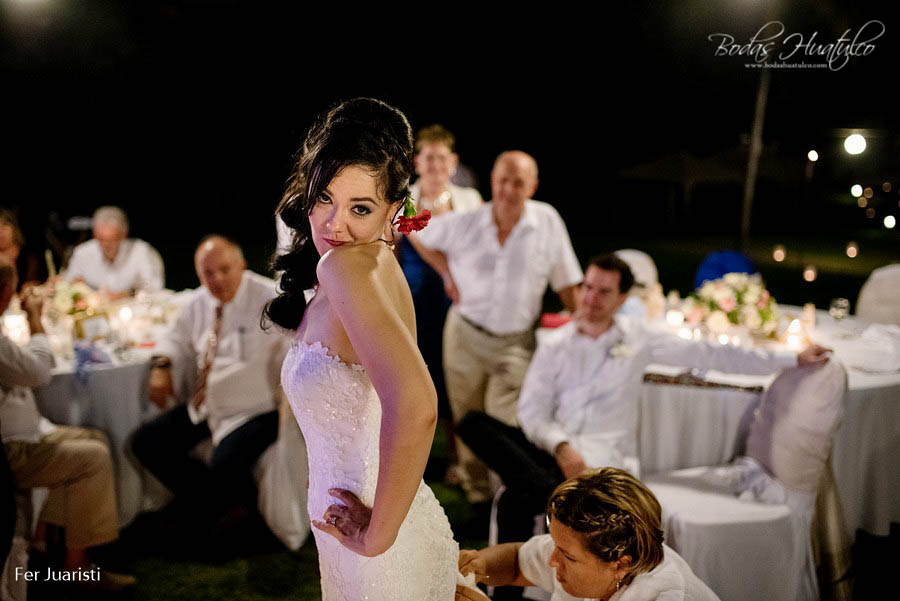 Tener un wedding planner es una de las principales inversiones que debes hacer para tu boda, pero ¿qué hacemos exactamente? Conoce más sobre nuestro trabajo en el siguiente enlace: ow.ly/hpjm50CXlT1 
<a href="/ferjuaristi/">ferjuaristi</a> #BodasHuatulco