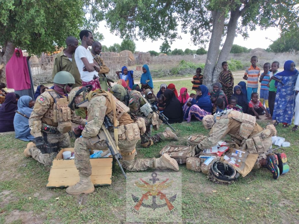 kdfinfo's tweet photo. It's not in every patrol mission that something interesting happens; - Tumtish Village,Bula Golol, a sick boy says in a faint voice "Ee sacidhee" -(Help me).Our patrol stops and open our medical kits, an "under the tree clinic"."Mahad sanad"-(Thank you), for letting us help. https://t.co/8sNyrMrUUa