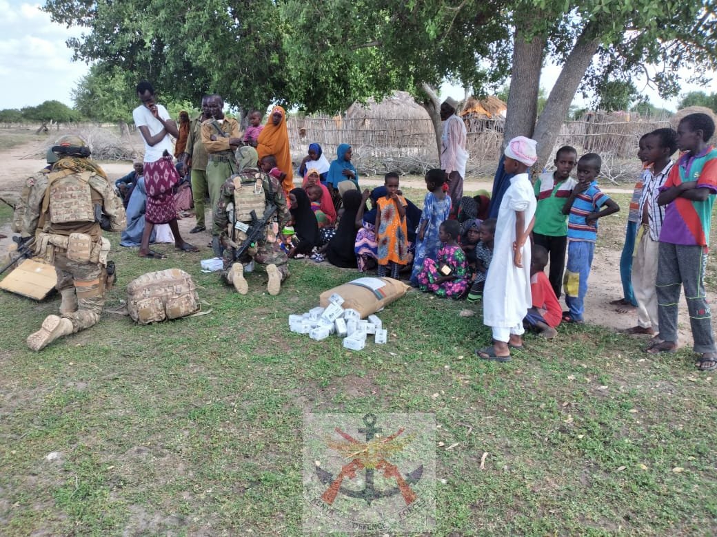 kdfinfo's tweet photo. It's not in every patrol mission that something interesting happens; - Tumtish Village,Bula Golol, a sick boy says in a faint voice "Ee sacidhee" -(Help me).Our patrol stops and open our medical kits, an "under the tree clinic"."Mahad sanad"-(Thank you), for letting us help. https://t.co/8sNyrMrUUa