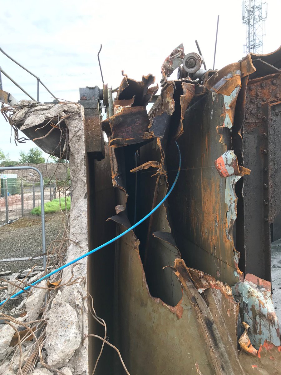 NorthStarYork's tweet photo. Amazing to see close up in detail the Gasholder demolition at our latest development @gasworks_york
#development #yorknews #Construction #york #progress #yorkdevelopers #ukpropertydevelopment
—————————————
🌐 https://t.co/vYjEL4hXCU
📧 info@northstarim.com
📞 08000 485661 https://t.co/R6FIPw3kkP