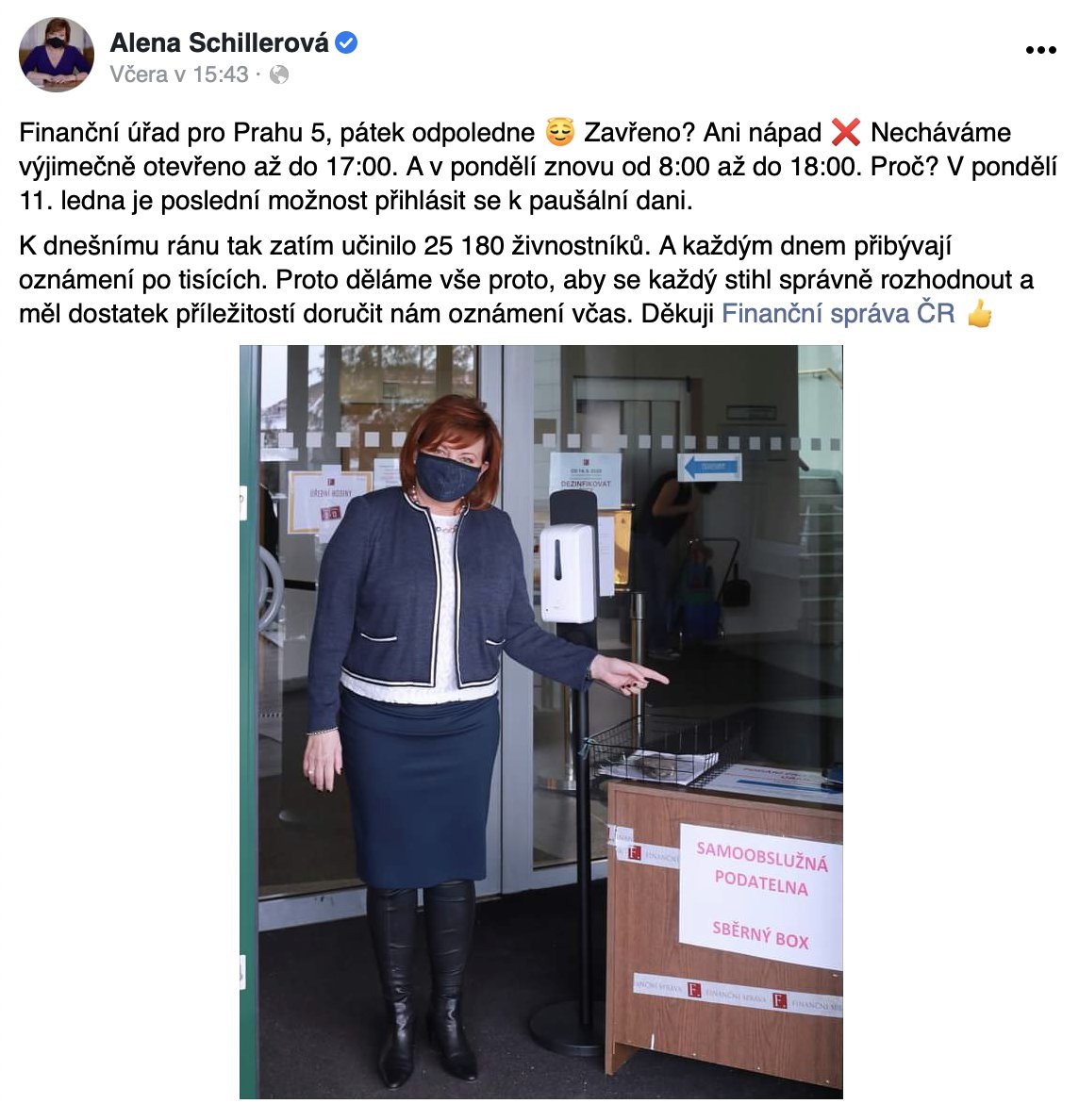 Samoobslužná skříň. Kámen. Izolepa. 

Digitální Česko.
Country For the Future.