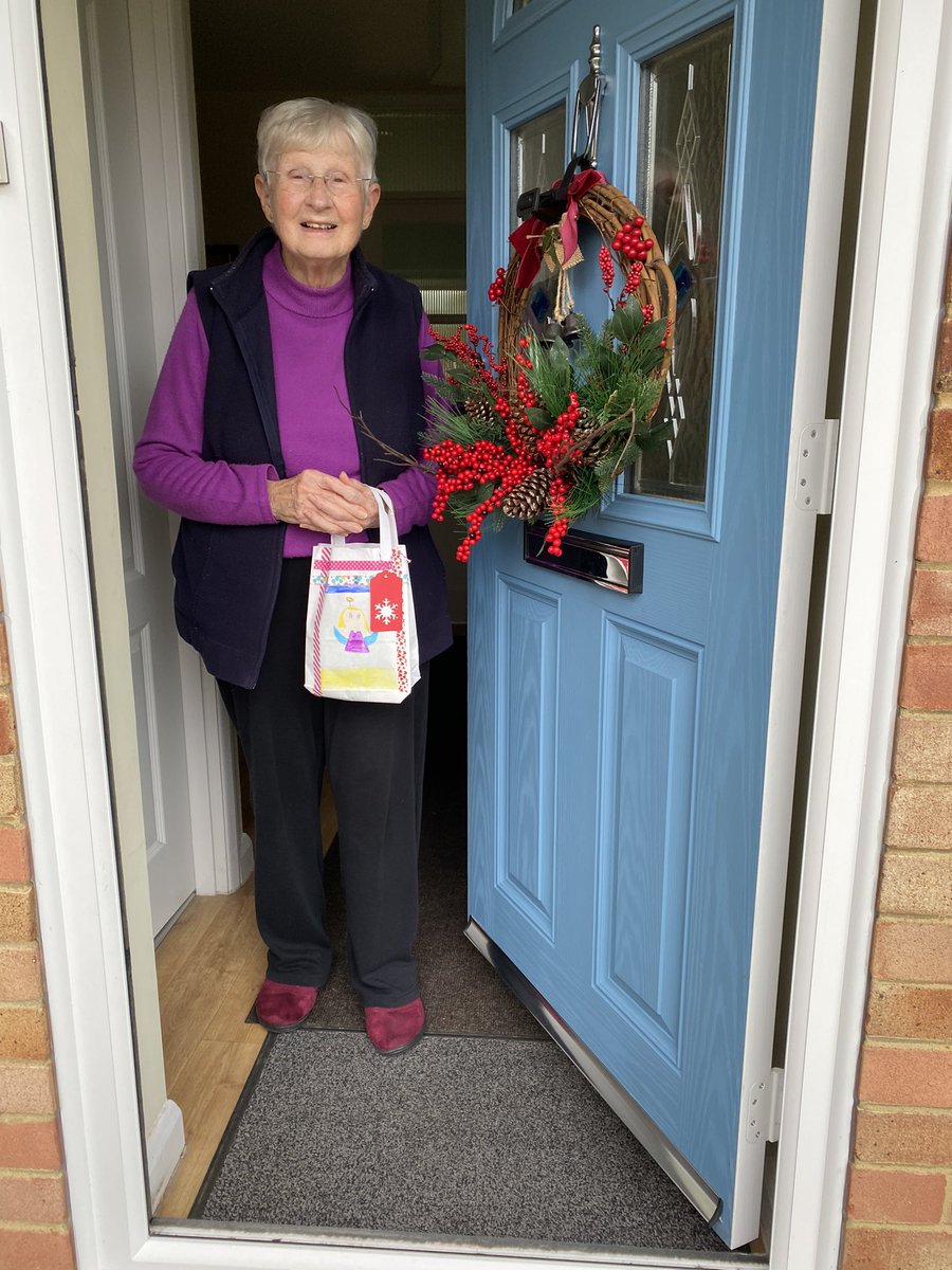 StPetersJunior's tweet photo. Lovely feedback from our #SchoolsInCommunities project @WholeEducation. “What a wonderful surprise to be given a Christmas goodie bag with such lovely handmade gifts. I was so thrilled and very touched by your kindness – a huge thank you”. Contributions were made by every child. https://t.co/uwKcF2KIDO