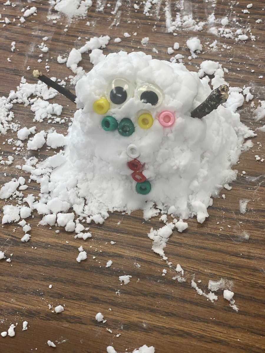 nermolik's tweet photo. A little baking soda and conditioner and you’ve got SNOW!!!  Kinders exploring snow and snowman on our Friday STEAM day :-) @QuailGlen_ @drycreekschools https://t.co/83RhwdcYyJ