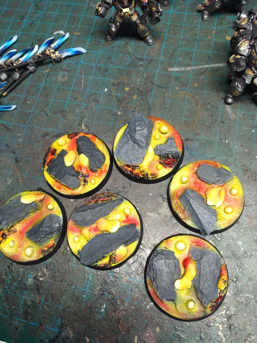 Working on a grey knights army. I made lava resin bases, I used water gel effects and crackling color.
.
#warhammerterrain #lavabase #tabletop #tabletoppainting #airbrush
