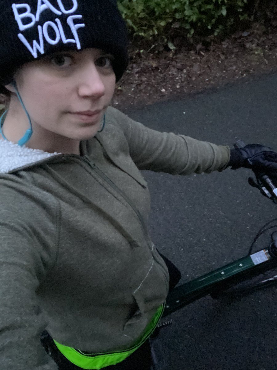 alivanessa9's tweet photo. #Emmy and I are out this morning #badwolf! I love going to the beach on my rides 🚲. I’ll be seeing you guys at 11AM PST with @MrsVaderFist coming in for a #DSCraid #Destiny2 #Xbox #twitch #twitchstreamer https://t.co/V2vlFeLMCt