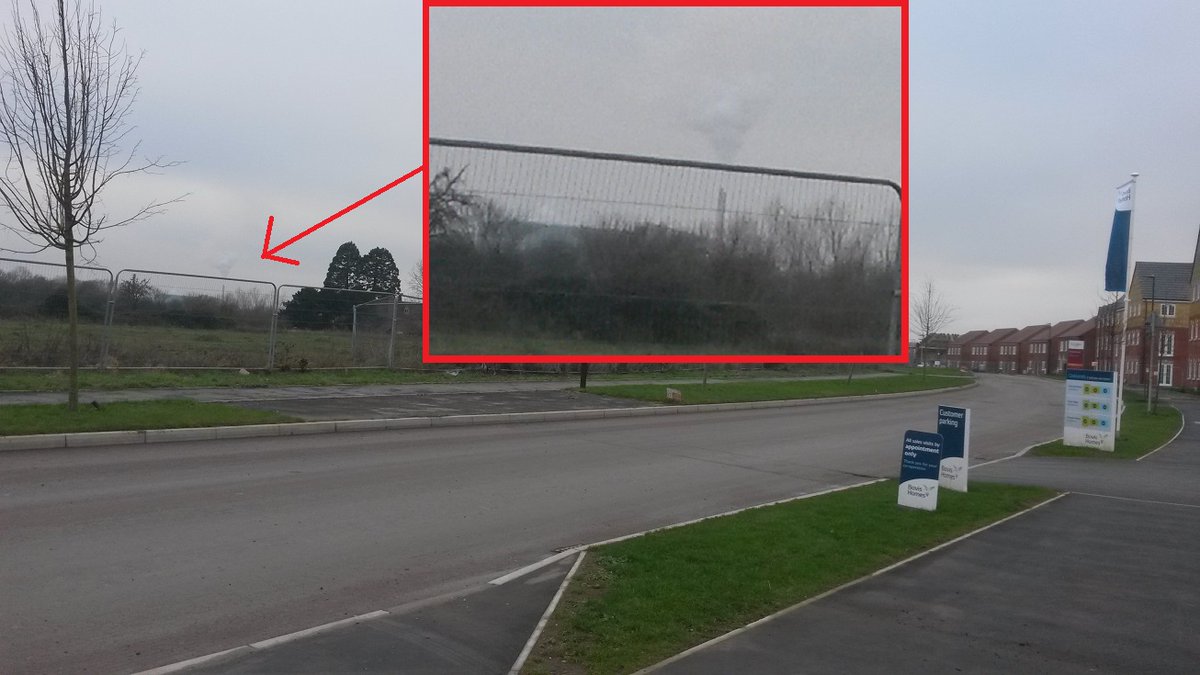 plumeplotter's tweet photo. Houses with a view of the incinerator plume are still selling well in #Glos! Today's gloomy plume at #HuntsGrove. ☠️🏠 https://t.co/hdql4xgpGh