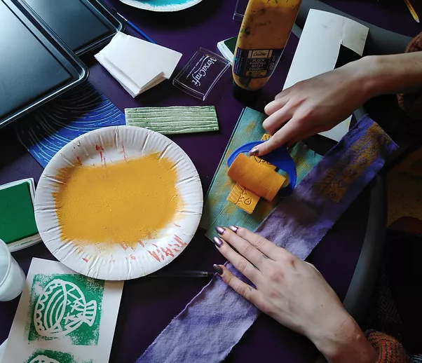 Miranda__Alice's tweet photo. I'm looking forward to running my online Creativity For Wellbeing course next week with Bristol Folk House @folkhouse. Perfectly timed for some lockdown #positivity 

#getcreative #lockdownlearning #mentalhealth https://t.co/WDD9KKFPzx