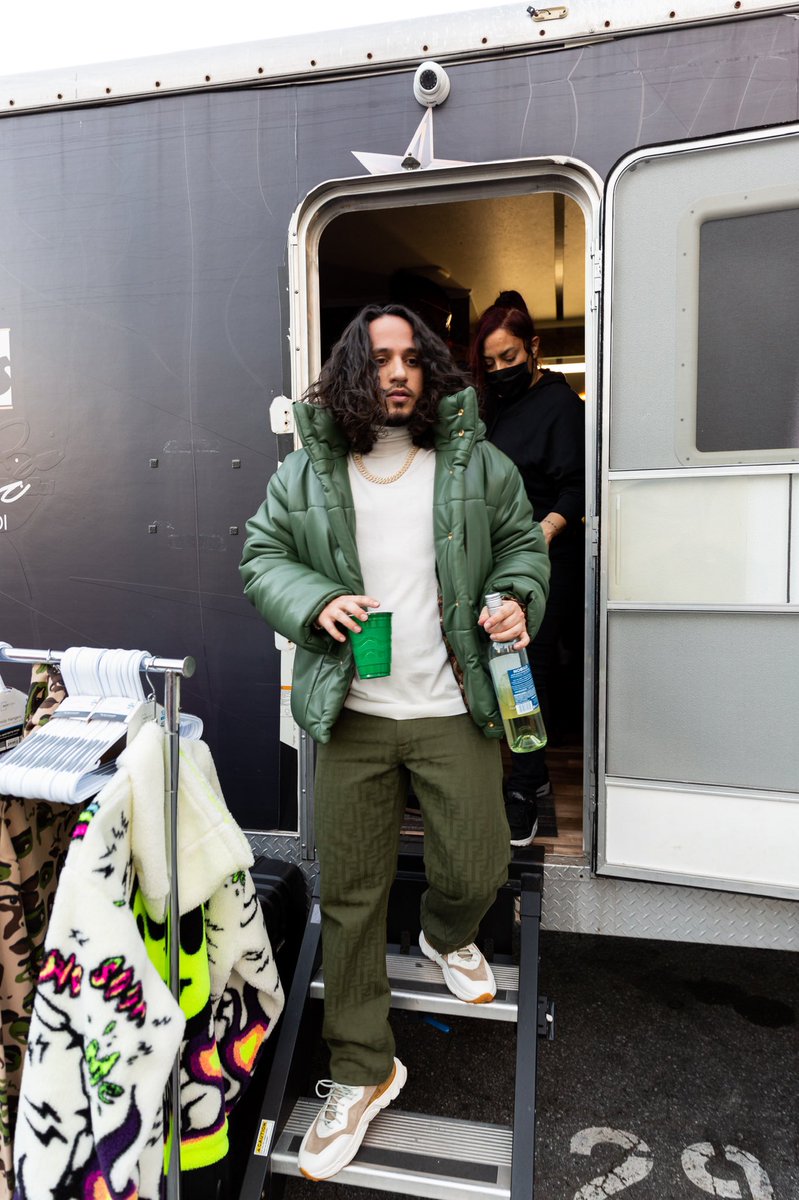 russdiemon's tweet photo. white wine for the win https://t.co/swXtPttOq8