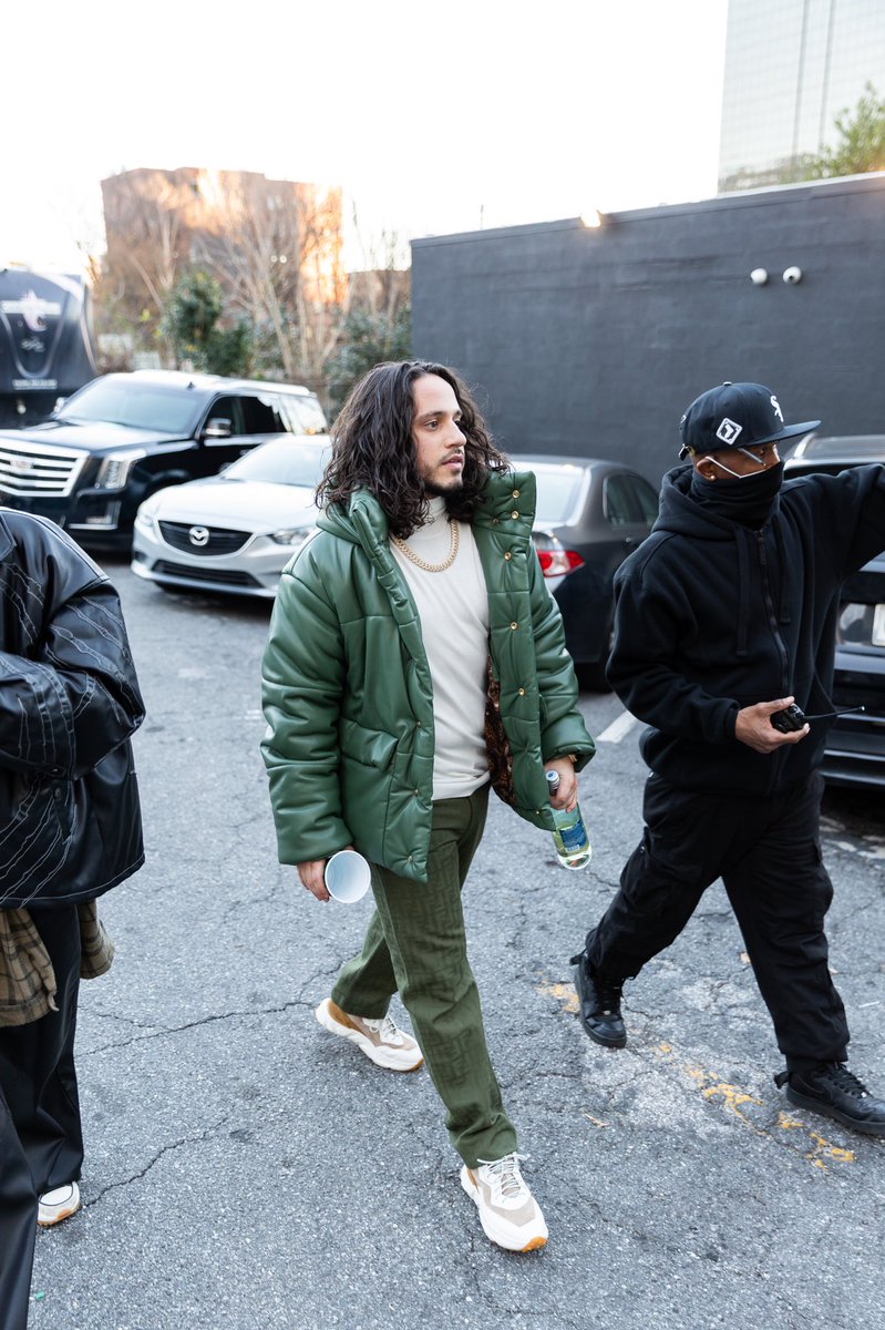 russdiemon's tweet photo. white wine for the win https://t.co/swXtPttOq8