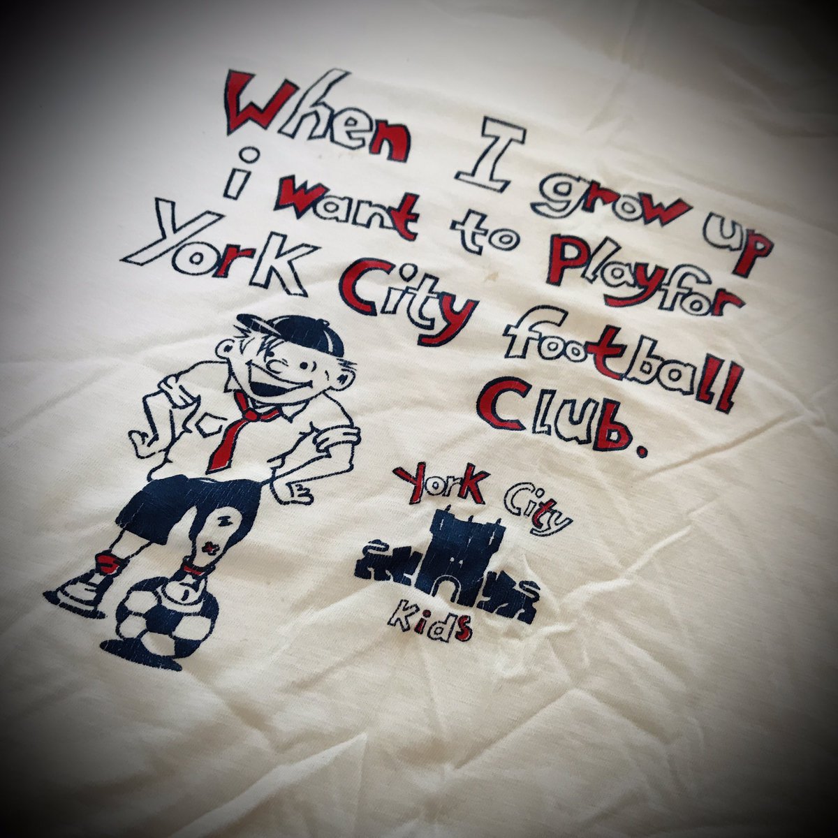 The club would flog their own brand Programme Binders which were pretty smart.Loved the casual tees too, especially the ‘Minster Men’ one with ace illustrations of the likes of  @deankiely40  @mcmillan1968  @tonycanham10 . Tag in any featured player’s Twitter accounts I don’t follow