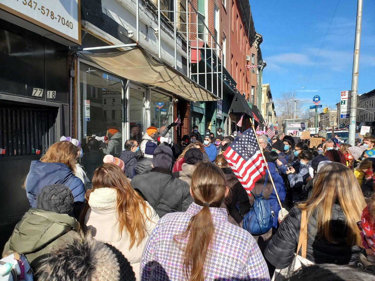 HeyRidgeBK's tweet photo. Big crowd on Third Avenue this afternoon to protest @NMalliotakis' treason https://t.co/2BM2rgy69v