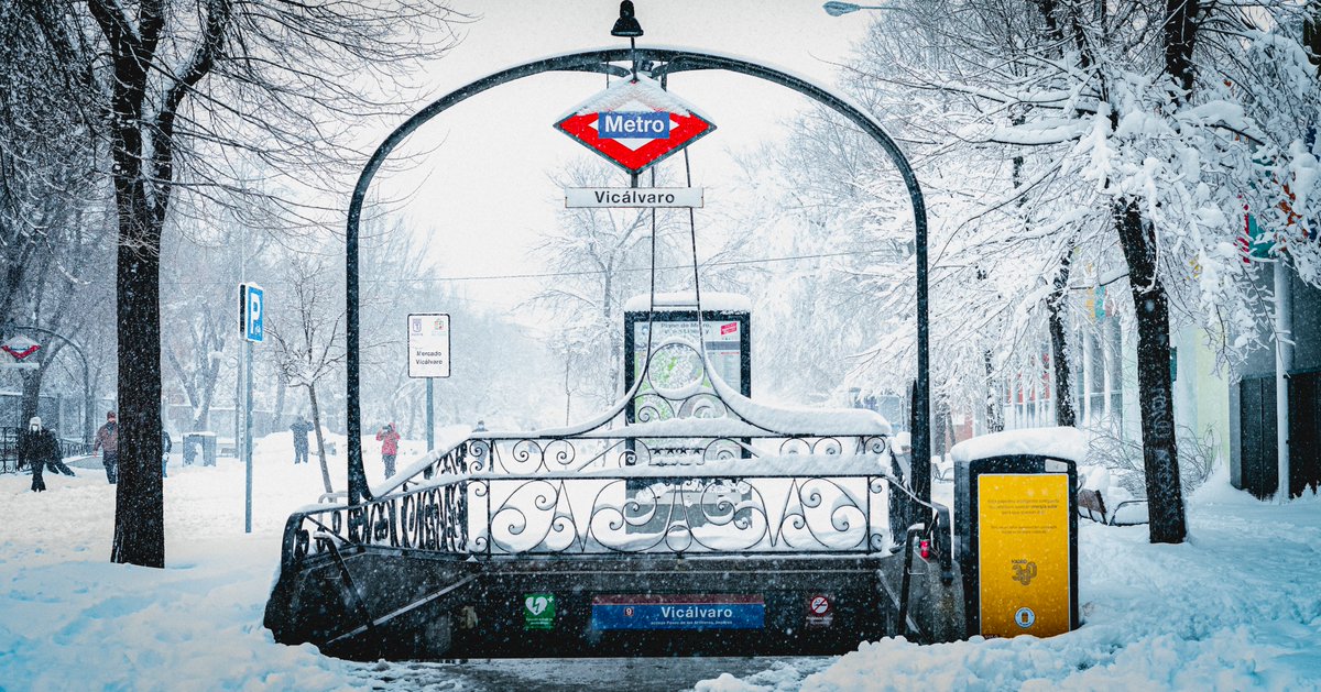 dany_rock18's tweet photo. @todoVicalvaro ❄️Dia de Nieve❄️
Espero que os guste la foto.
 #Vicalvaro #nieve #MadridNevado #madridnieve #MadridBajoLaNieve https://t.co/HnbO5YhsZO