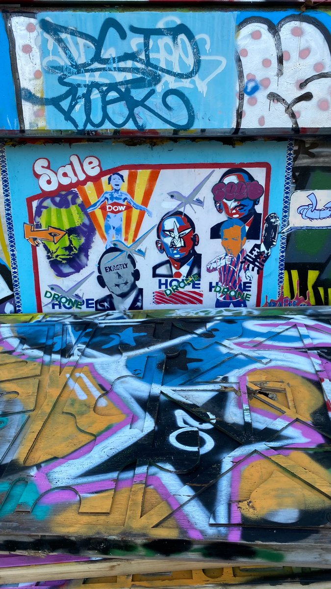 hookedblog's tweet photo. Multi-layered stencil work next to Allen Gardens in East London by artist #Pablofiasco
#streetart #graffiti #stencils https://t.co/UH3xciJExV