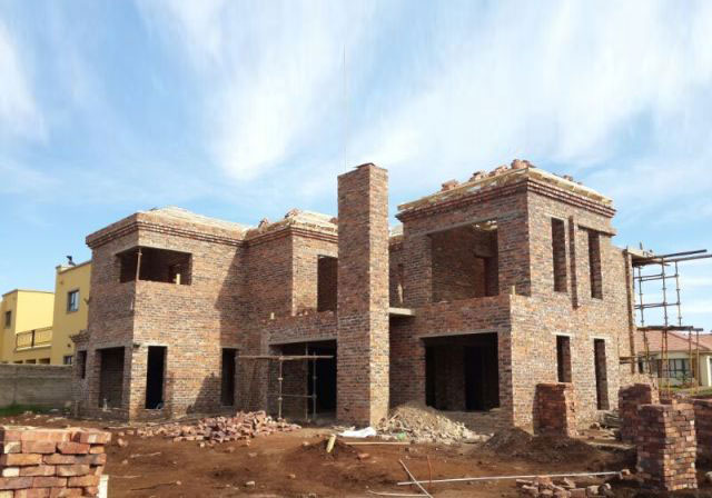 KESharpCo's tweet photo. 👉PALISADES FENCING 
👉PAINTING
👉PAVING
👉PLASTERING
👉PLUMBING
👉TILLING
👉 RENOVATIONS 
👉WELDING WORKS
👉ALUMINUM DOORS &amp; WINDOWS INSTALLATION

WE ALSO PARTNERED WITH Engineers and house planners for your Consultation 

Let us build you a safe, affordable and quality house. https://t.co/GXU7BjGAtU