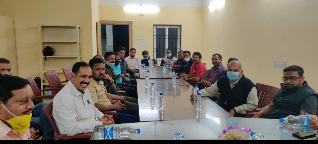 OASME_Odisha's tweet image. Mr. P.K Gupta Director @msmedicuttack visited OASME today. He discussed about the latest issues faced by MSEs in Odisha. He also reviewed the status of #EngineeringCluster promoted by OASME. He offered his full support to promote #MSMEs in Odisha.

@MsmeDepartment 
@minmsme